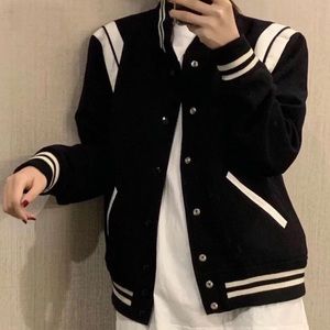 Classic jacket in wool